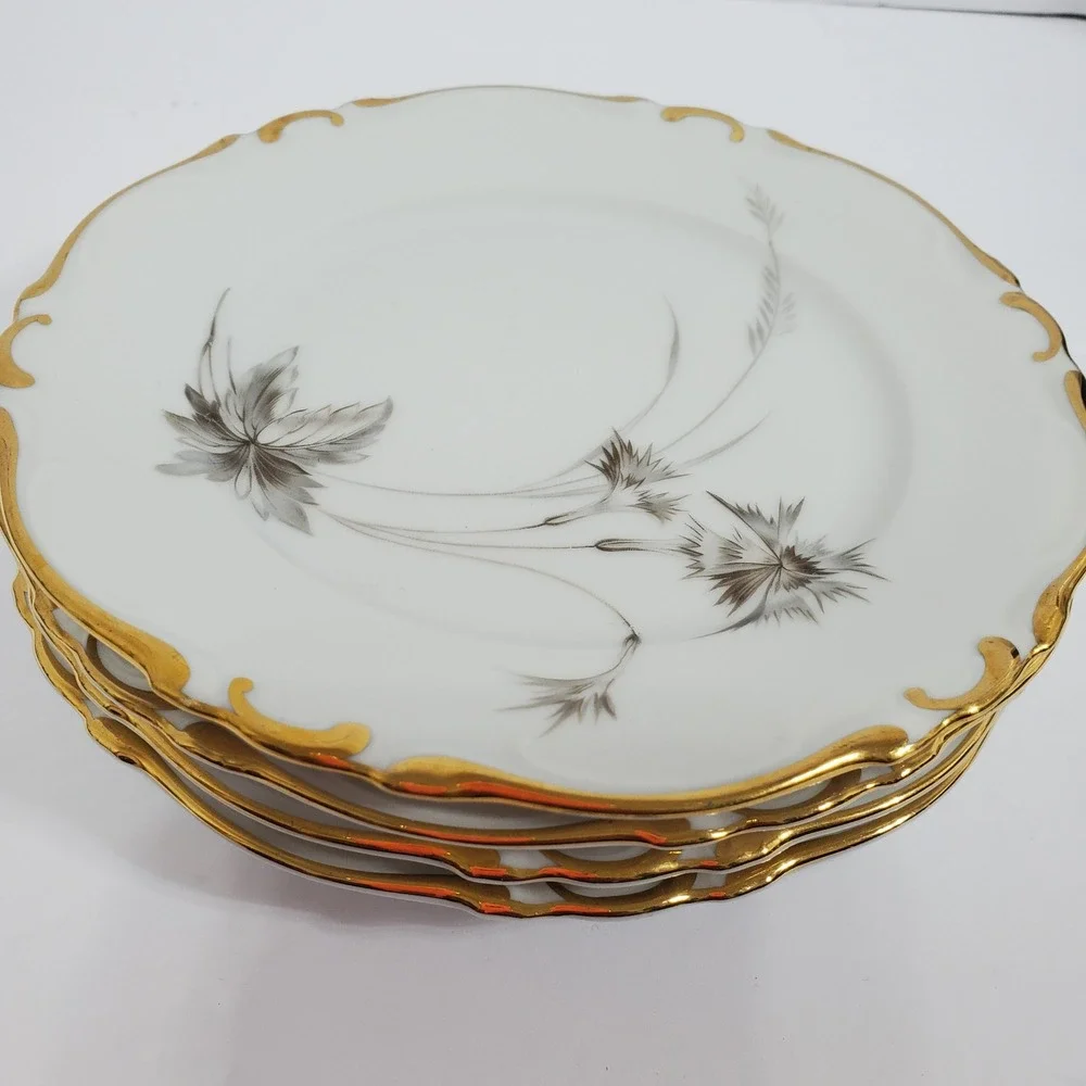 Vintage‎ Heirloom Arabesque Bread Butter Plates 6 in White Gold Trim 4 Pieces